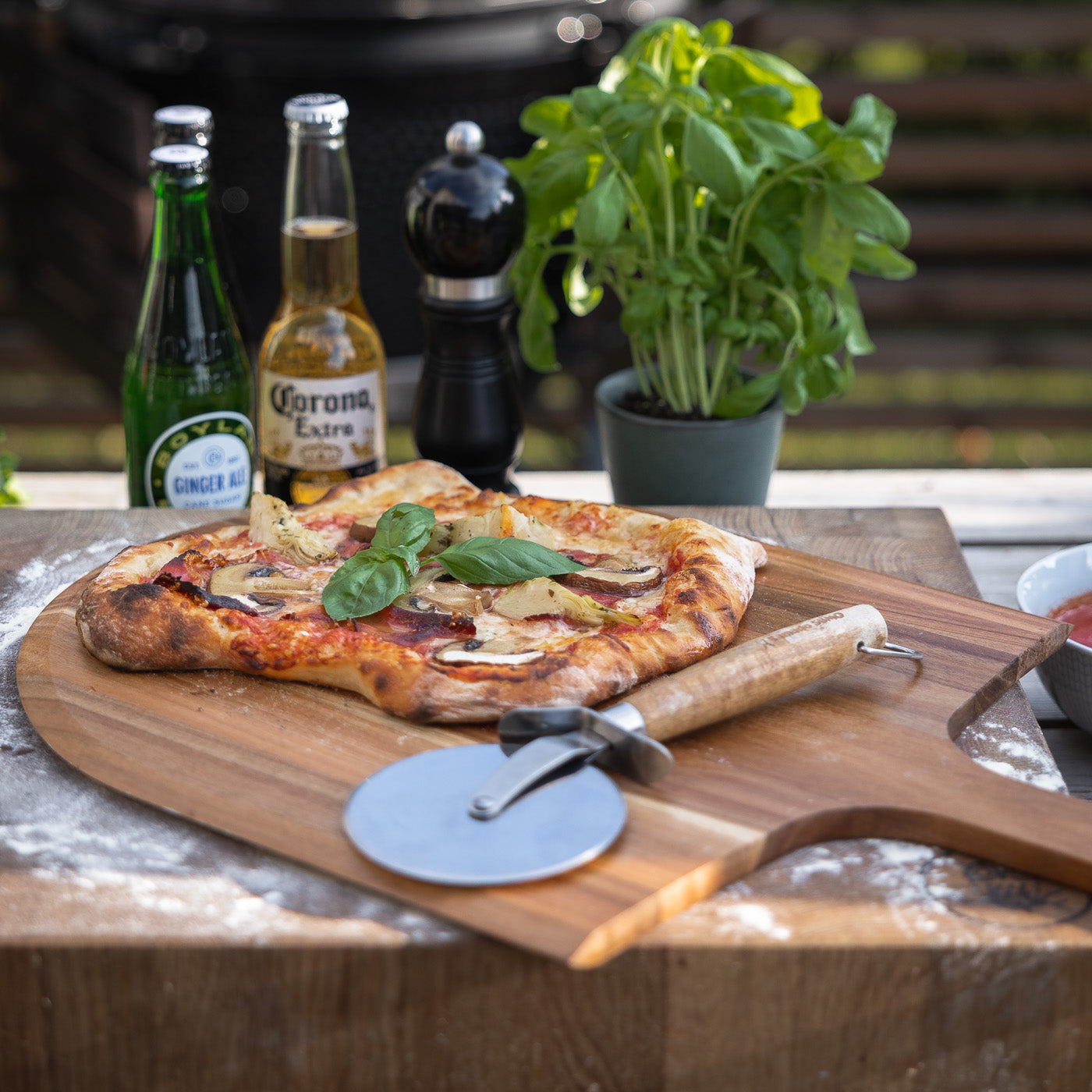 Kamado Sumo Pizzaspade Akaciaträ