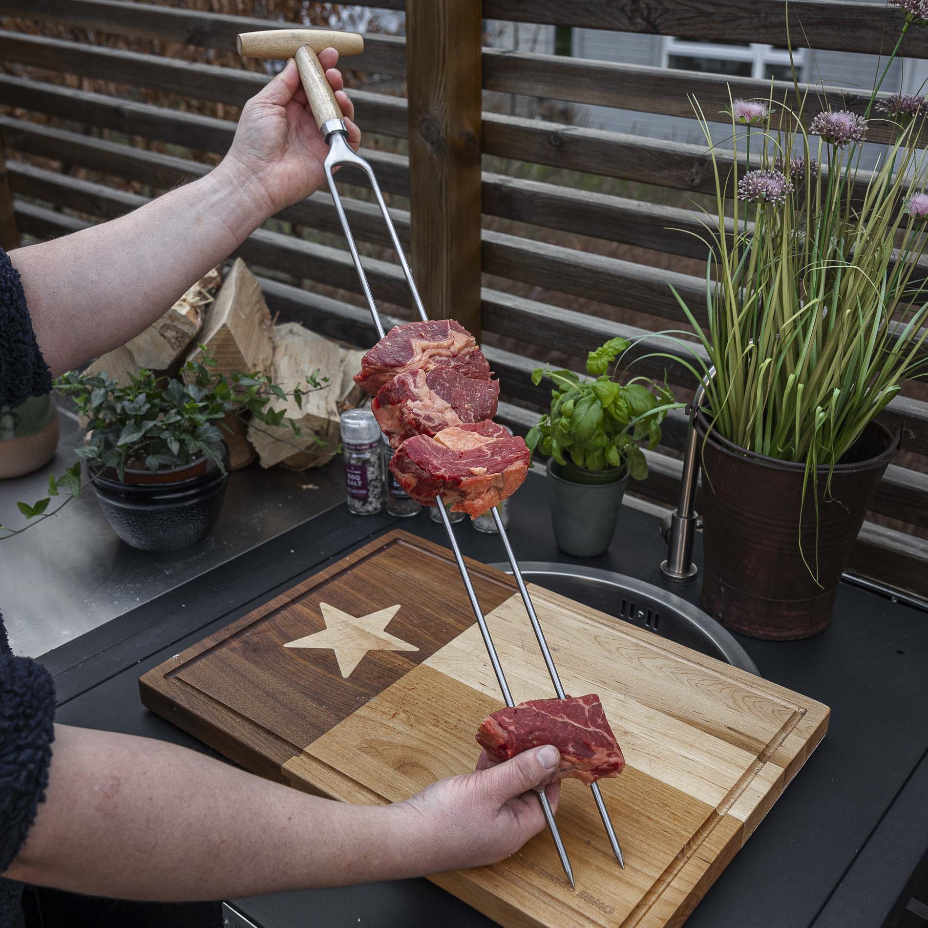 Kamado Sumo Long Grill Skewers