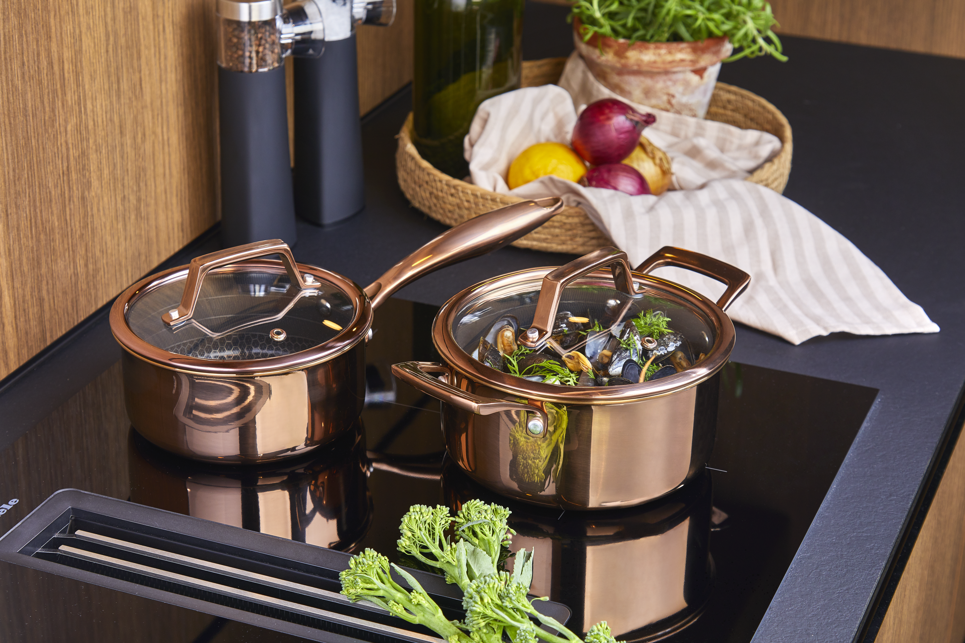 Hâws Santo Set: Kastrull 1,5 L & Gryta 2,2 L med lock Hybridbeläggning Rose Gold