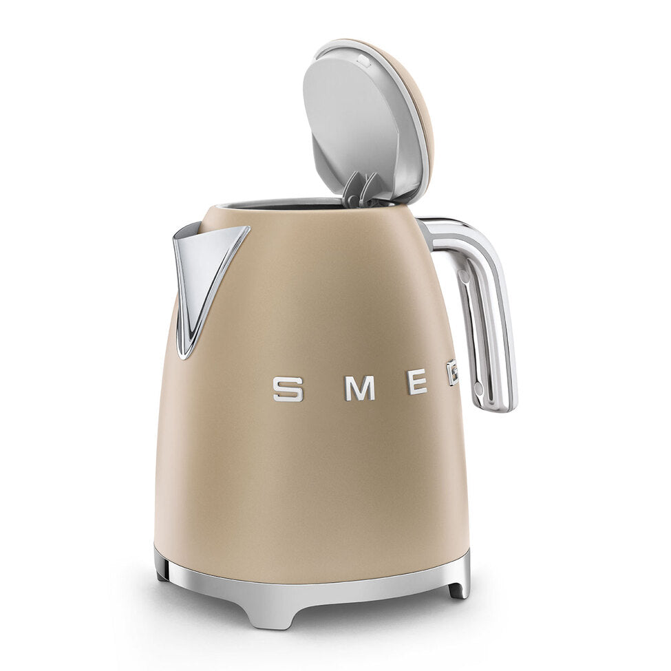 Smeg Vattenkokare KLF03 Matt - Champagne